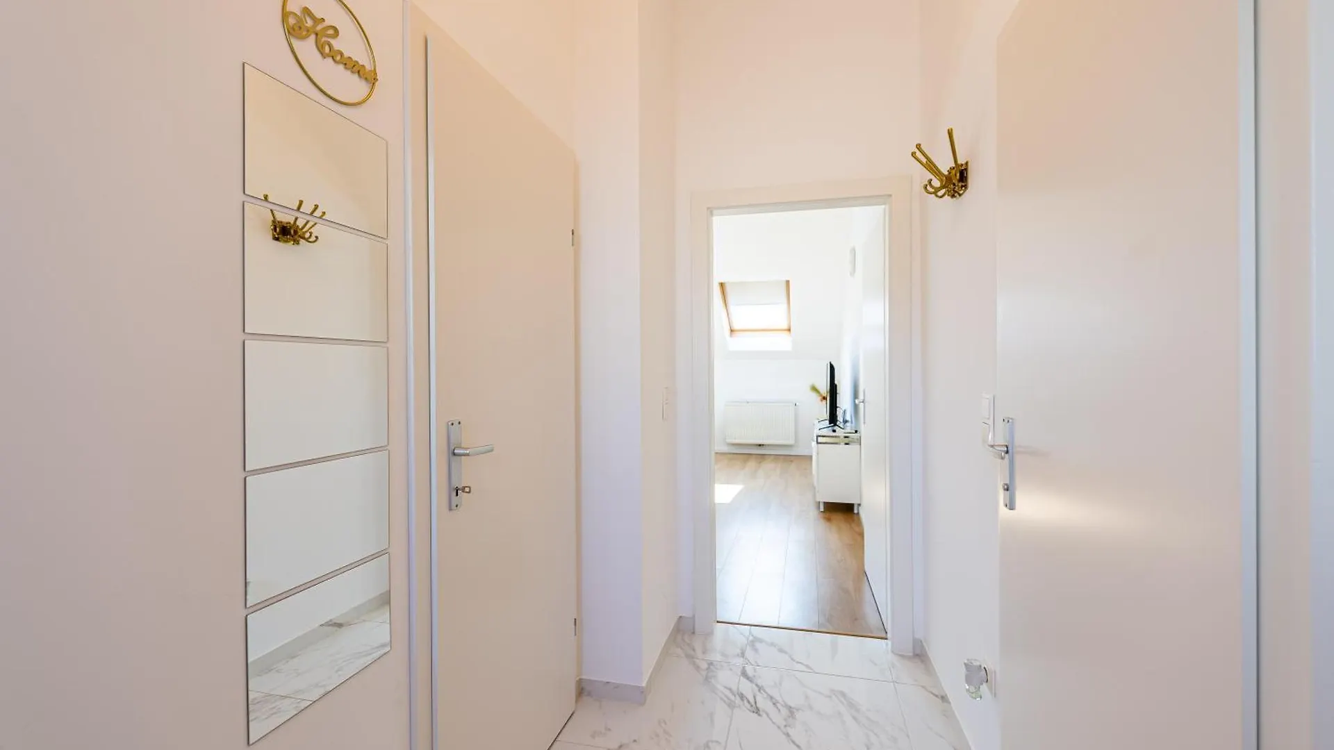 Apartment With Balcony Near Augarten Wien